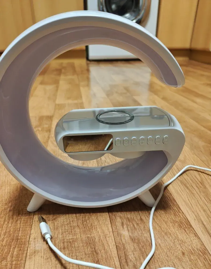Chytrá RGB lampa 5v1 (nabíječka, reproduktor, budík)