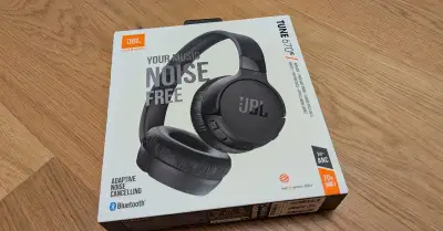 Nová sluchátka JBL Live 670NC - černá