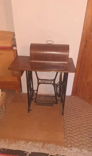 Šicí stroj Minerva Bobbin