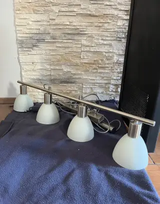 Stropní lustr