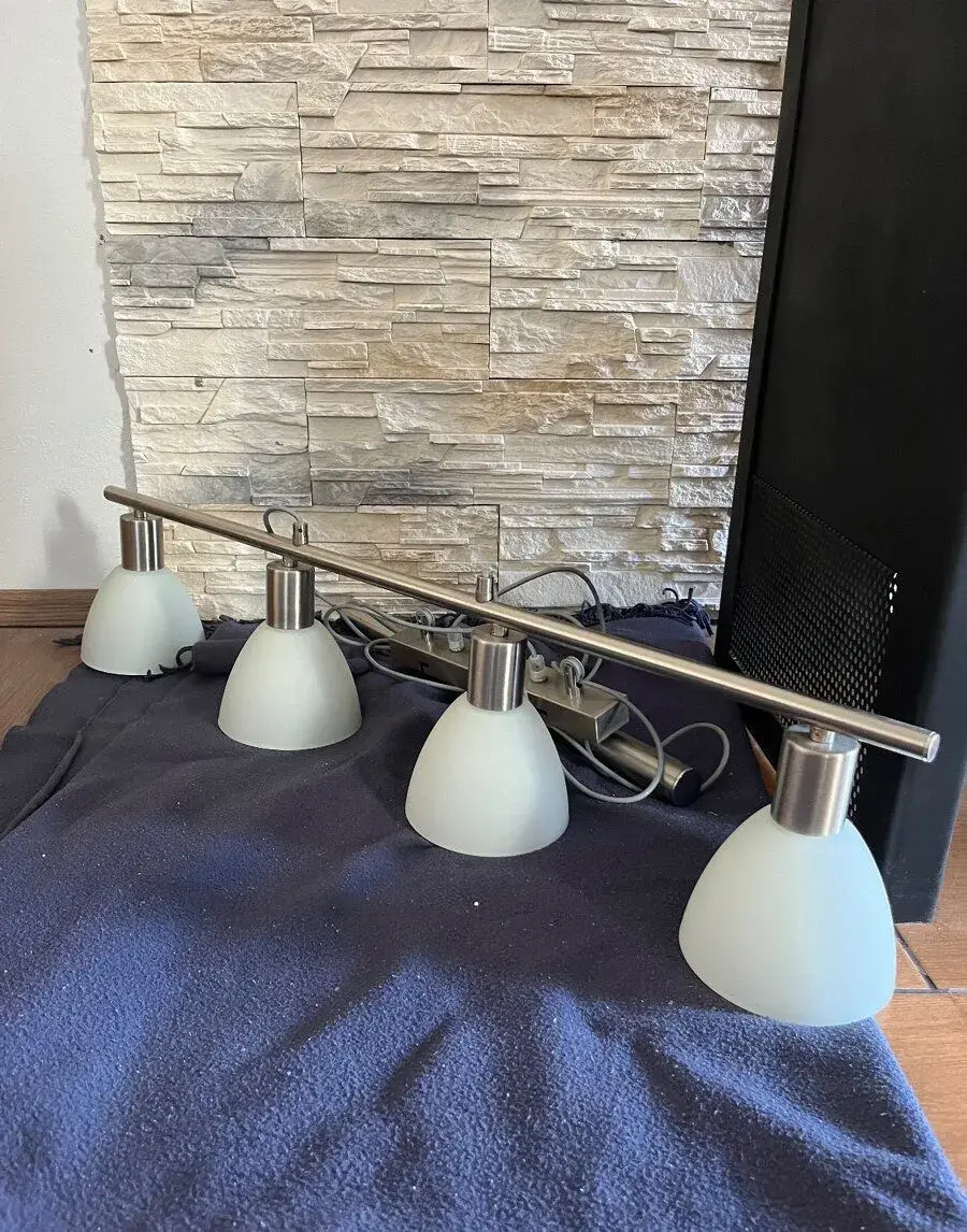 Stropní lustr