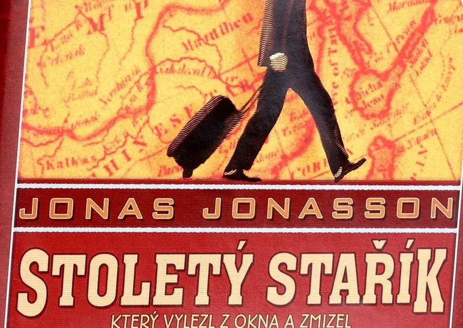Stoletý stařík, který vylezl z okna a zmizel / J. Jonasson