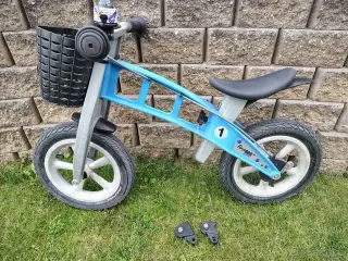 Odrážedlo First bike s příslušenstvím