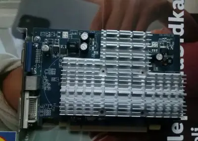Grafická karta Radeon X1550 - 512 MB