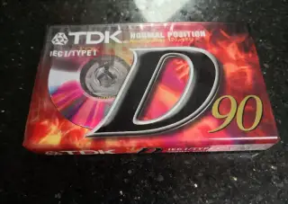 Audiokazeta TDK D 90