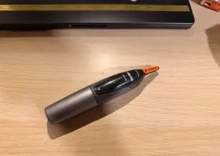Philips zastřihovač chloupků (nos/uši…) zánovní