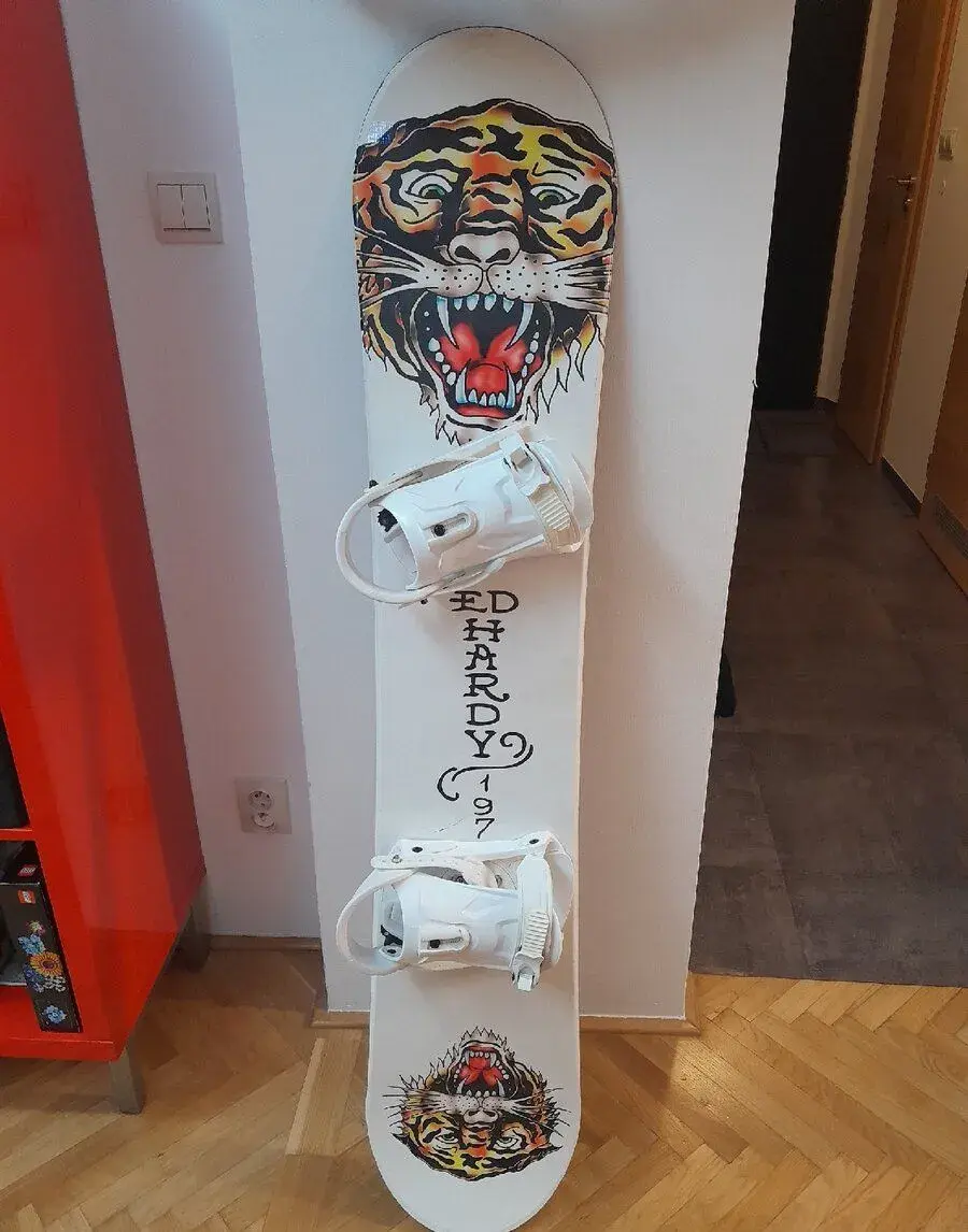 Snowboard Ed Hardy 140