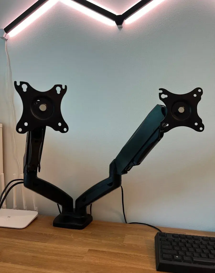Držák na dva monitory AlzaErgo Arm AR2.1
