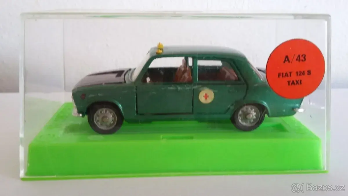 Starší model Mebetoys Fiat 124 Taxi 1:43