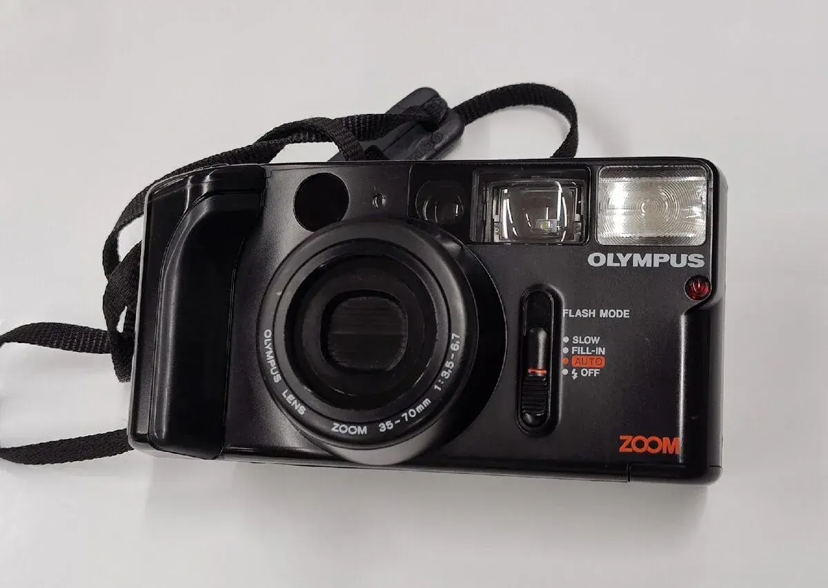 Kompakt Olympus AZ-1 Zoom