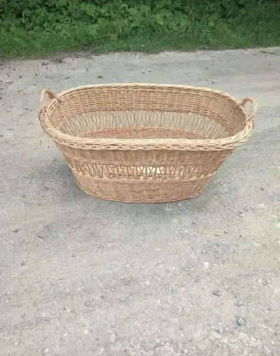 Proutěný koš