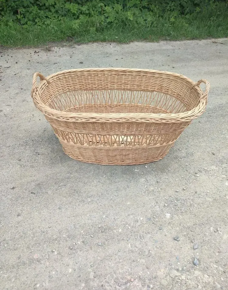 Proutěný koš