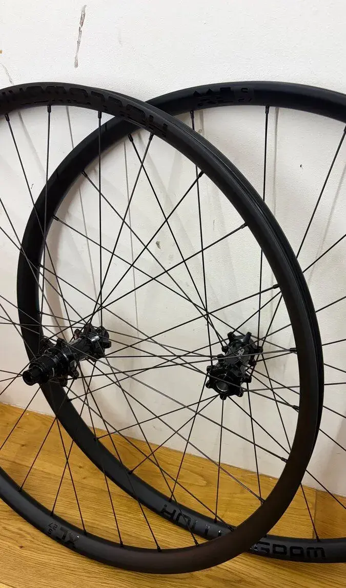 Karbonová kola Cannondale XC-S 27