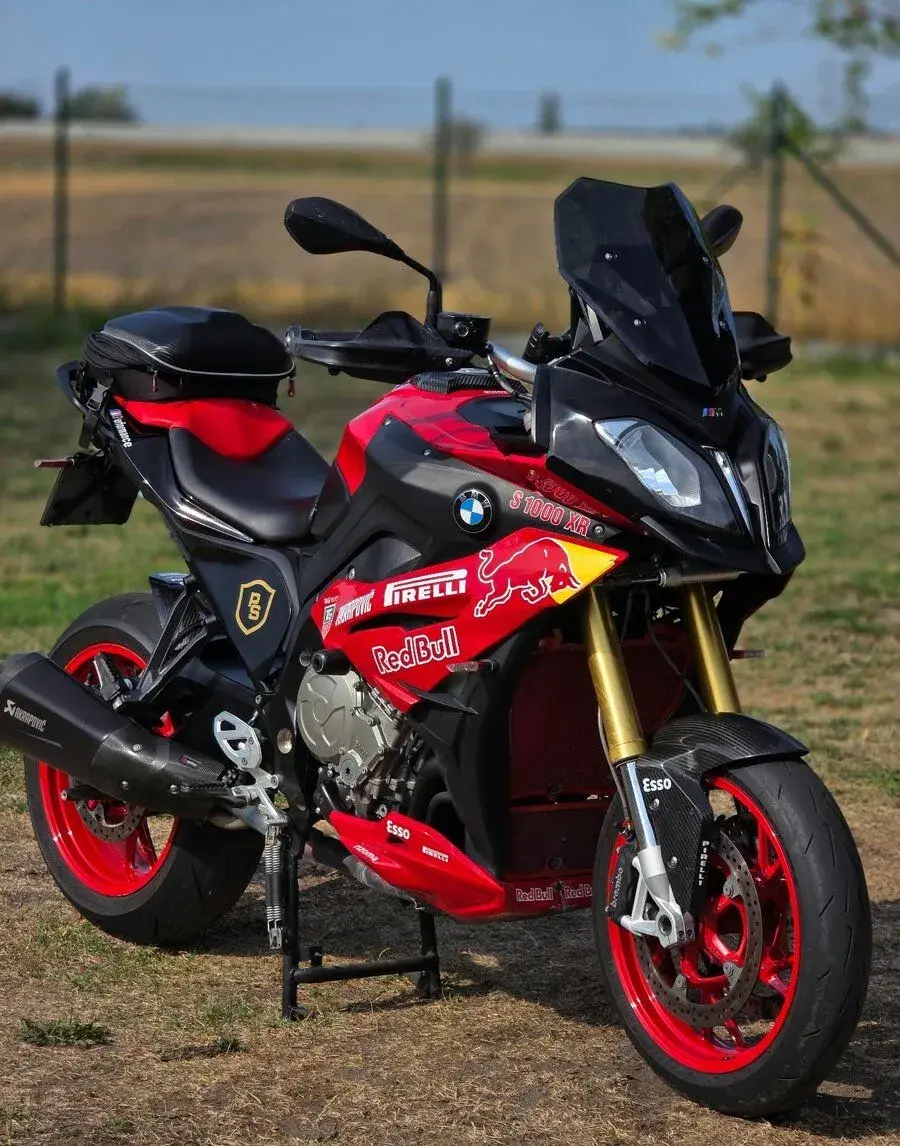 BMW S1000XR STAV, AKRAPOVIČ