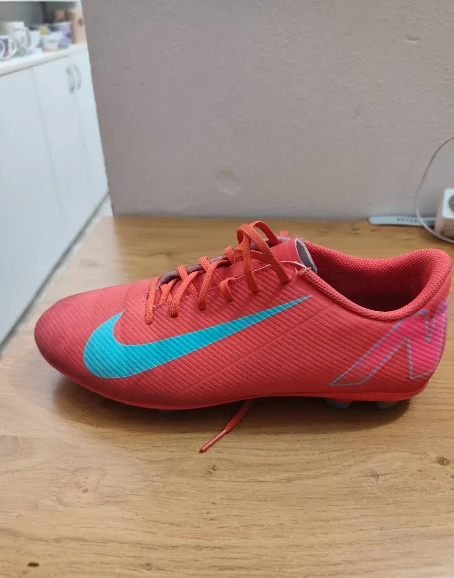 Kopačky a chrániče na Nike