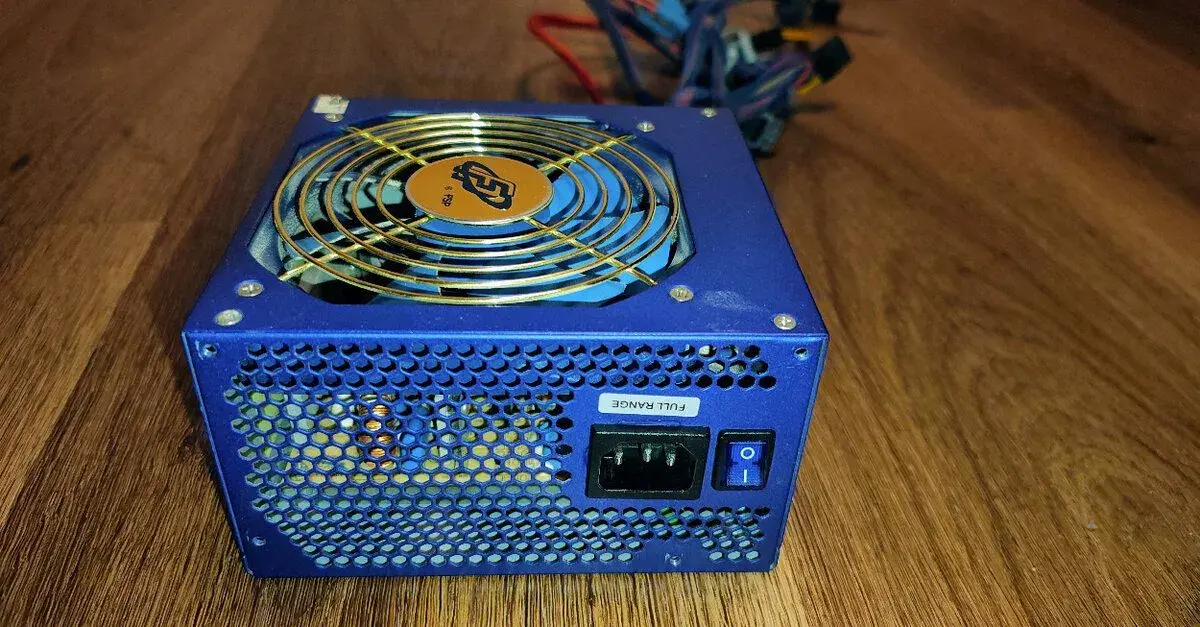 Fortron FSP Blue Storm II 400W – ATX zdroj