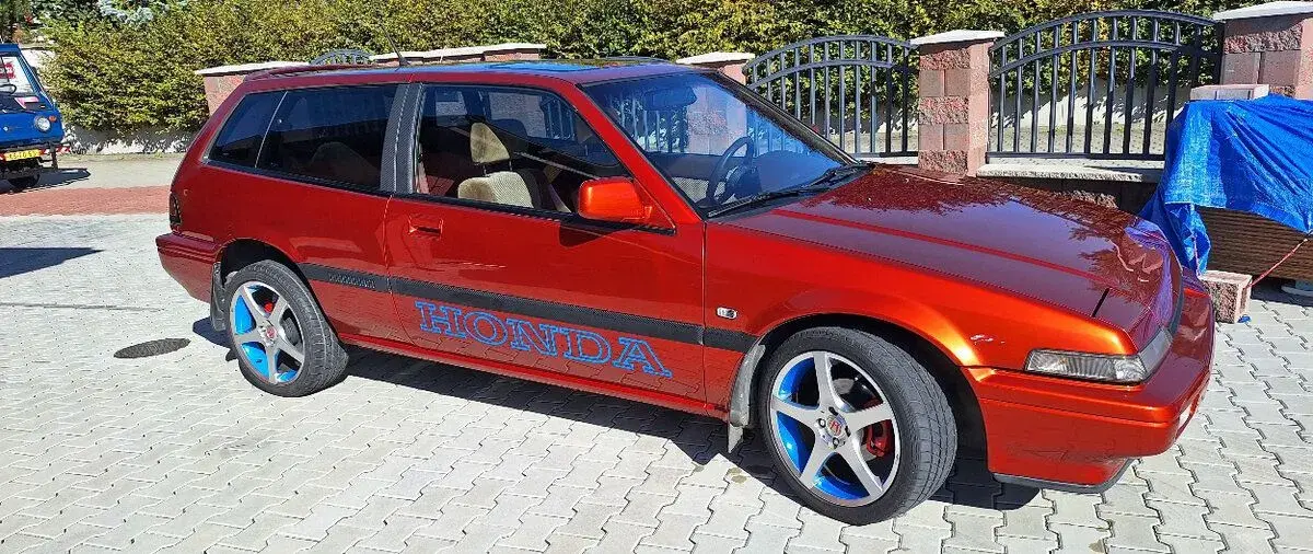 Honda Accord – 2000, 100 000 km