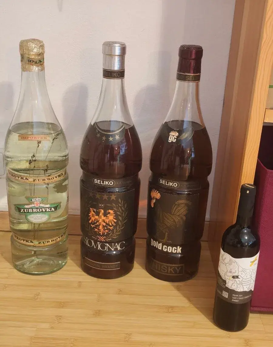 3 x Láhev 4,5 litru 80 léta Dolany / Kord