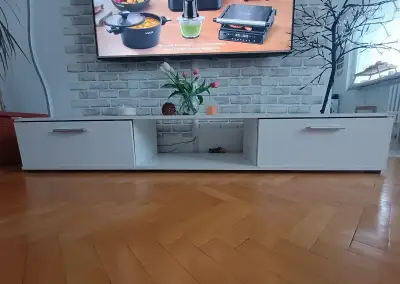 Tv stolek