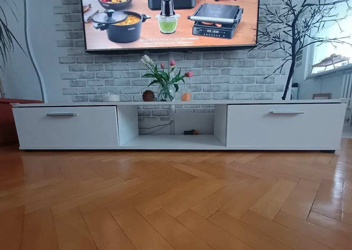 Tv stolek
