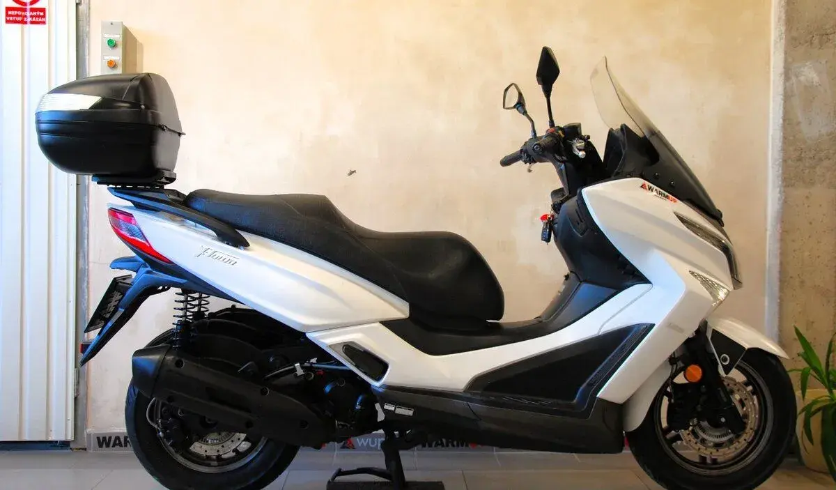Kymco X-Town 125i ABS - hezký stav, původ ČR, serviska