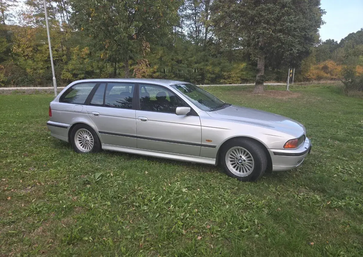 BMW 520 – 1999, 233 500 km