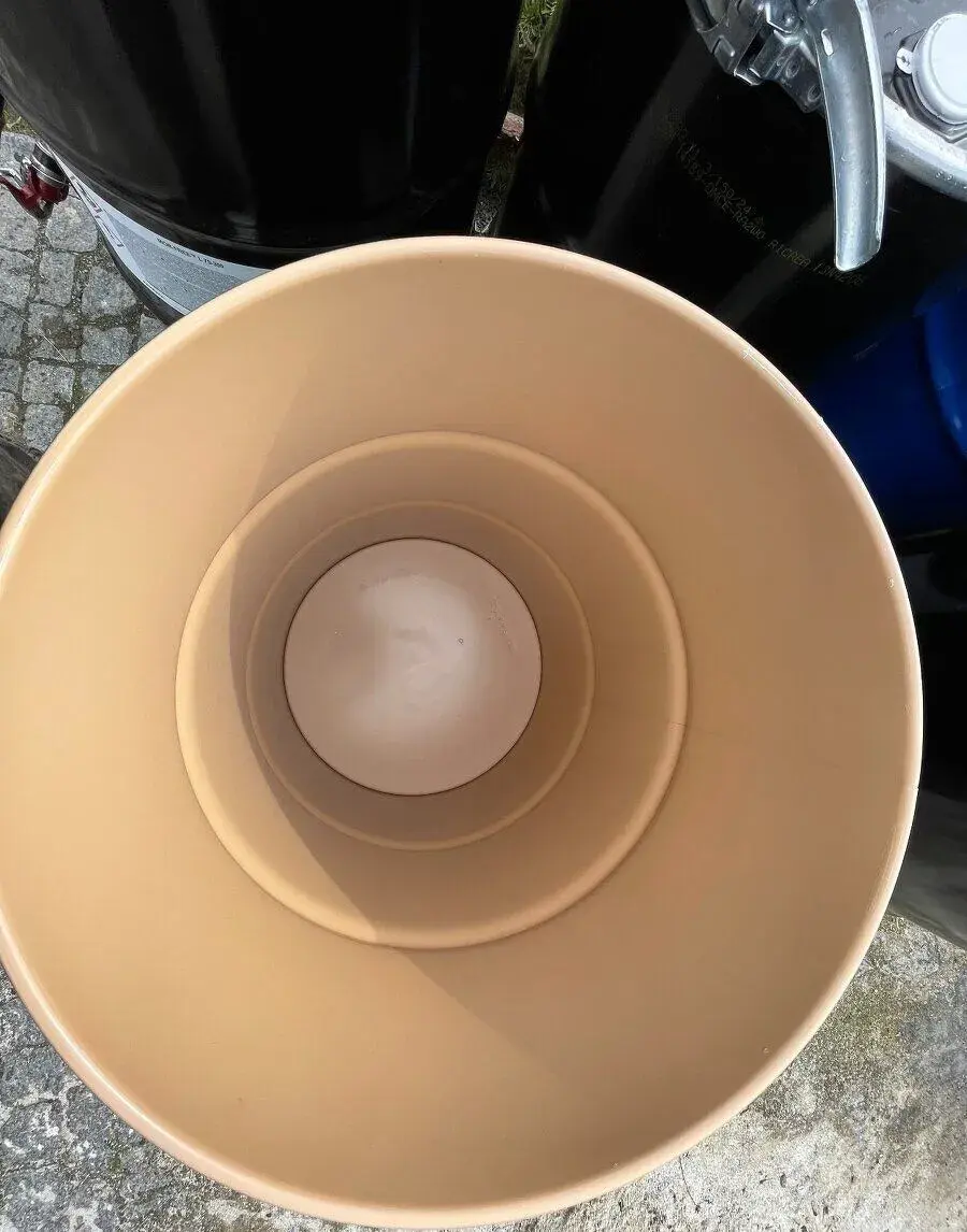 NOVÉ SUDY KOVOVÉ 200 LITRŮ SE SPONOU NA OBILÍ, NA P