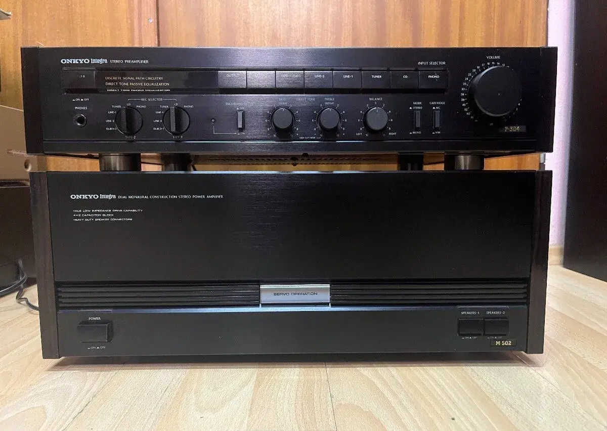 Onkyo Integra
