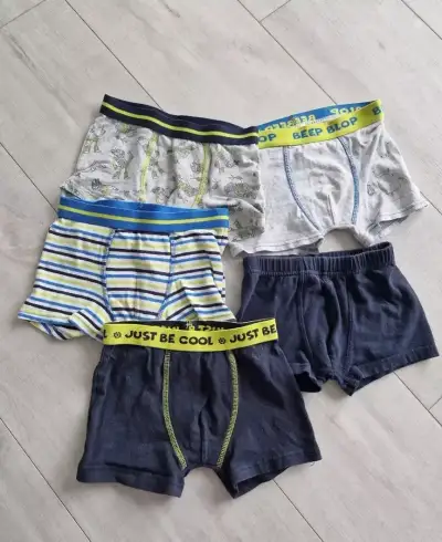 Spodní prádlo, boxerky, trenýrky, vel.98/104