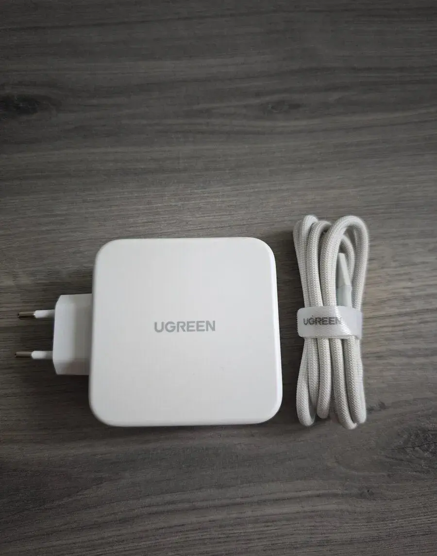 Rychlonabíječka UGREEN Nexode 140W GaN