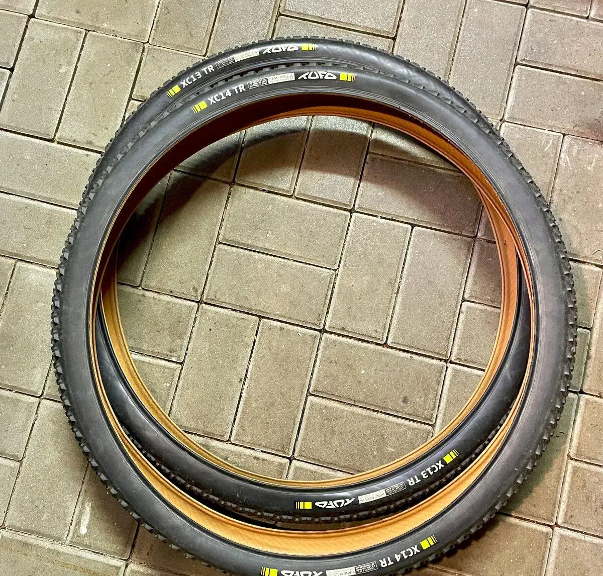 Sada plášťů Tufo XC14 TR + Tufo XC13 TR