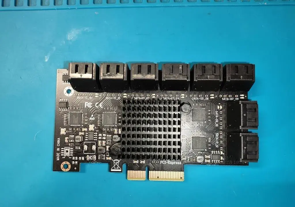 PCIe SATA řadič ASMedia ASM1064 s podporou až 16× SATA 6Gb/s