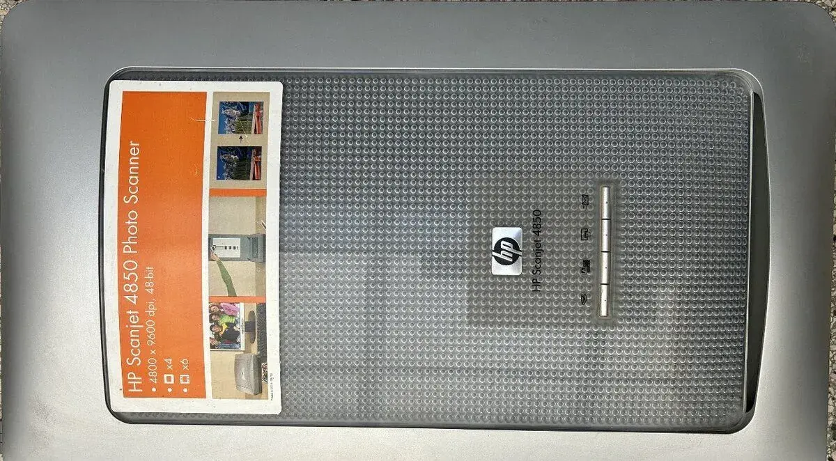HP Scanjet 4850 – skener negativů a diapozitivů