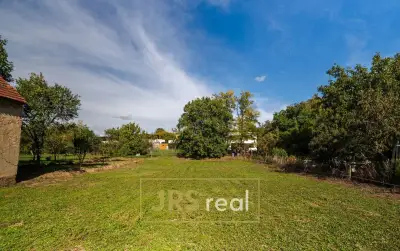 Pozemek 1 931 m² se stodolou 220 m² – Sobotovice u Brna