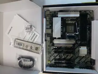 GIGABYTE B860 DS3H