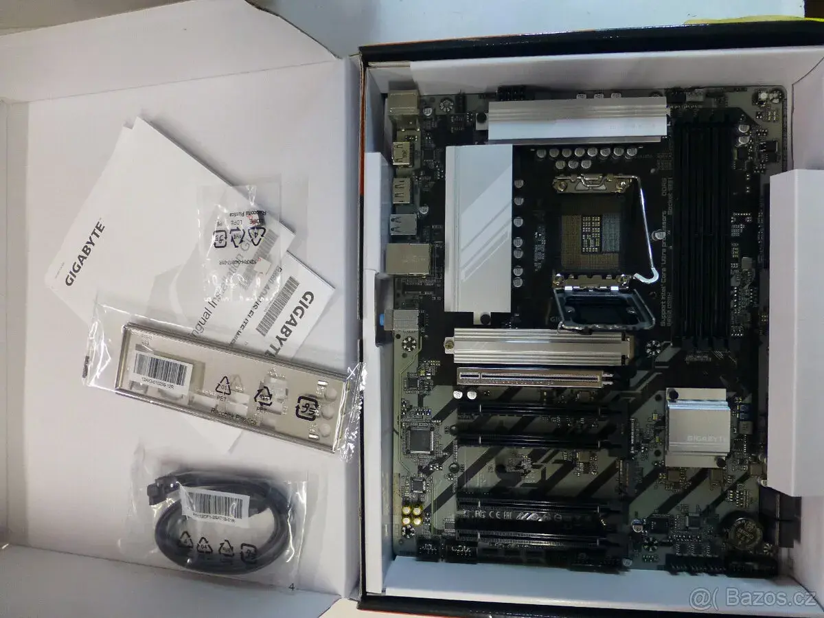 GIGABYTE B860 DS3H