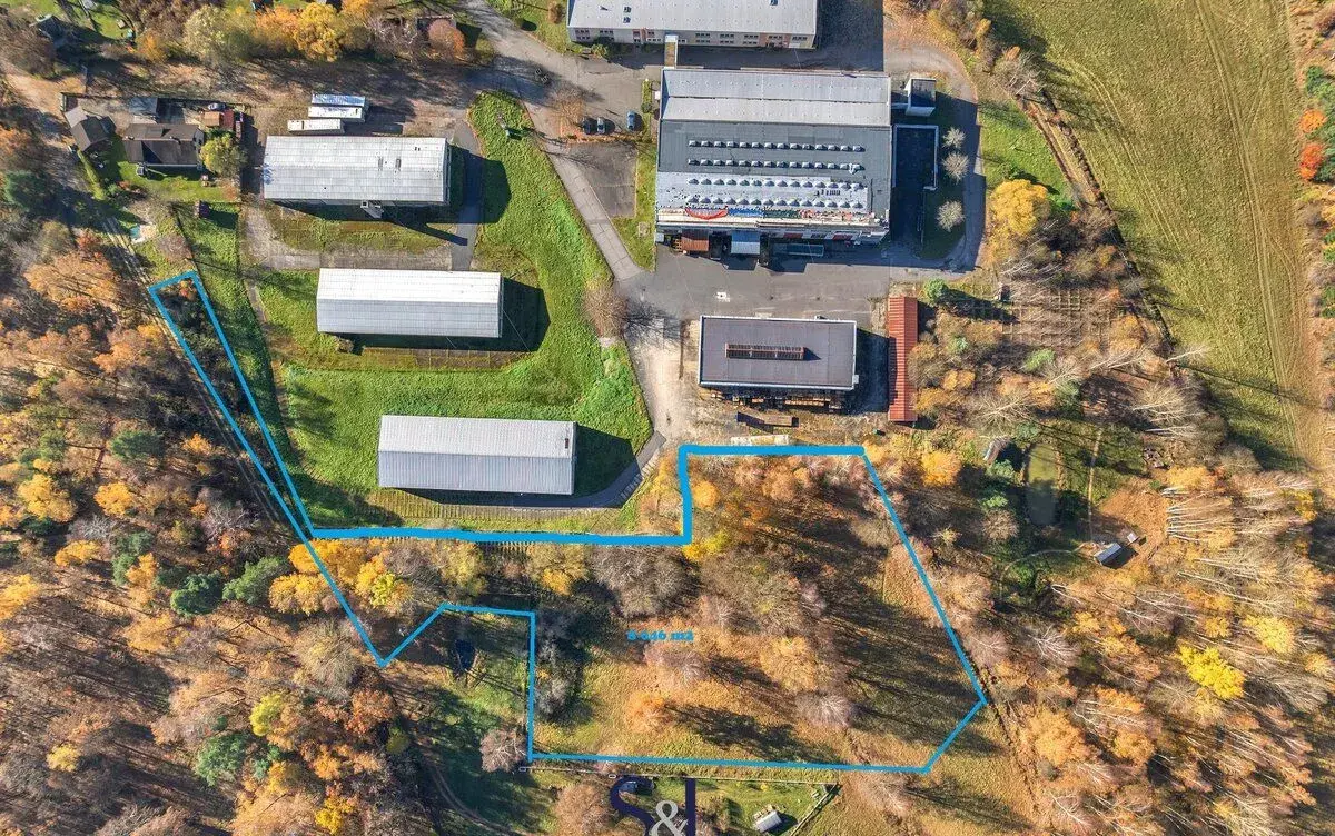 Prodej komerčního pozemku 8 046 m² s možností dělení - Cviko