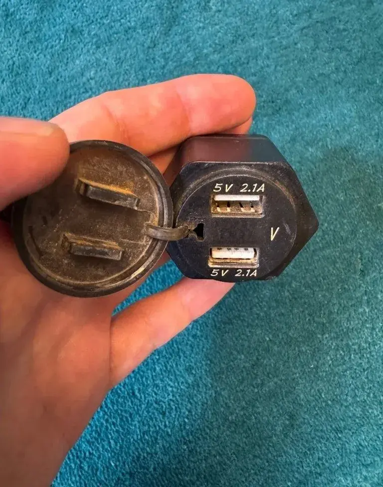 USB autoadaptér 5V 2.1A