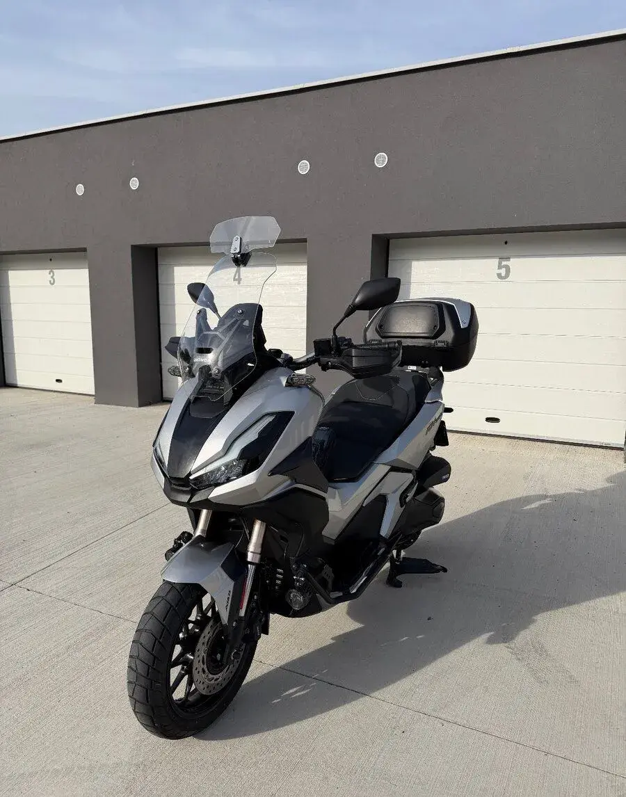 Honda ADV350 r.v. 2023 + bezklíčkový orig.kufr
