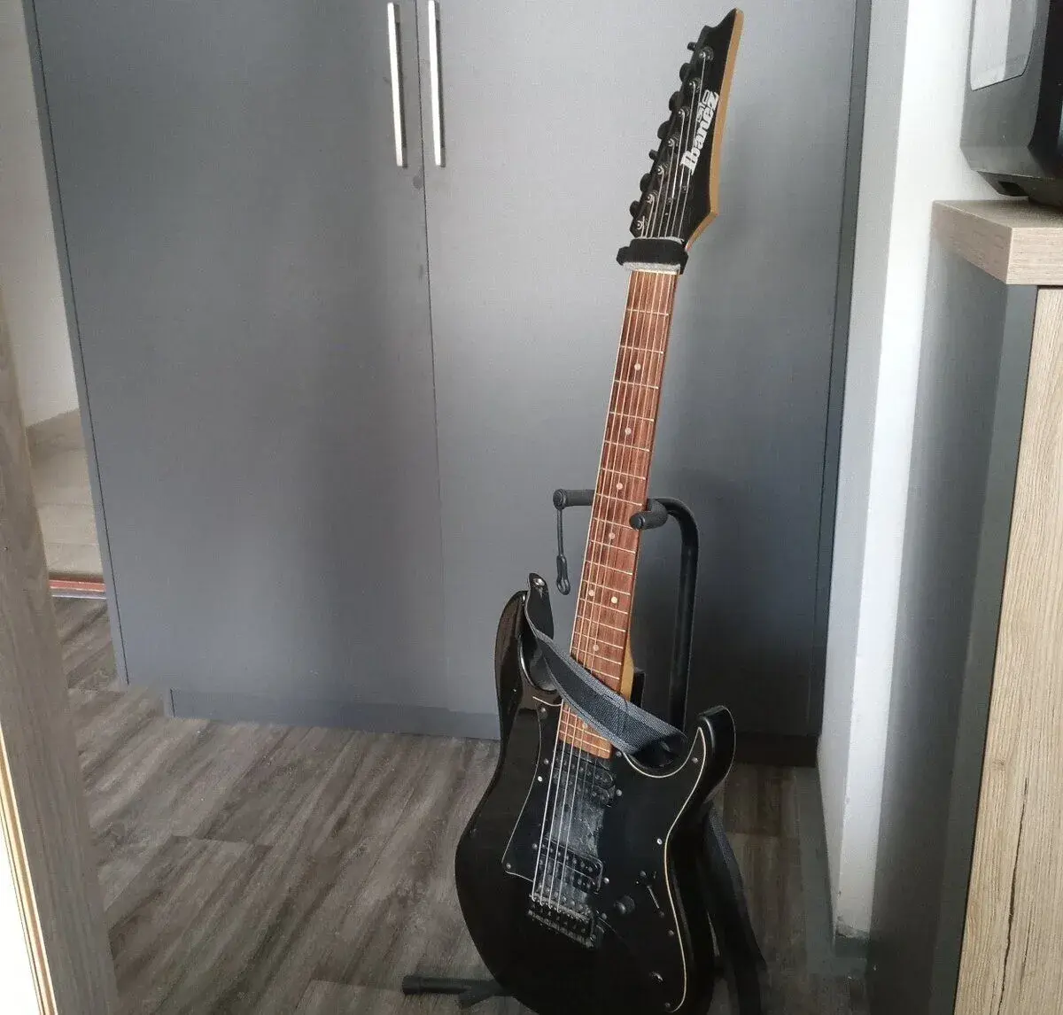 Sedmistrunná kytara Ibanez