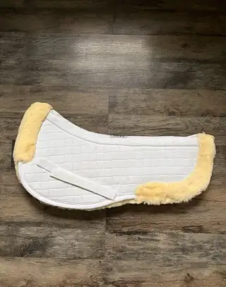 Pravý beránek pod sedlo
