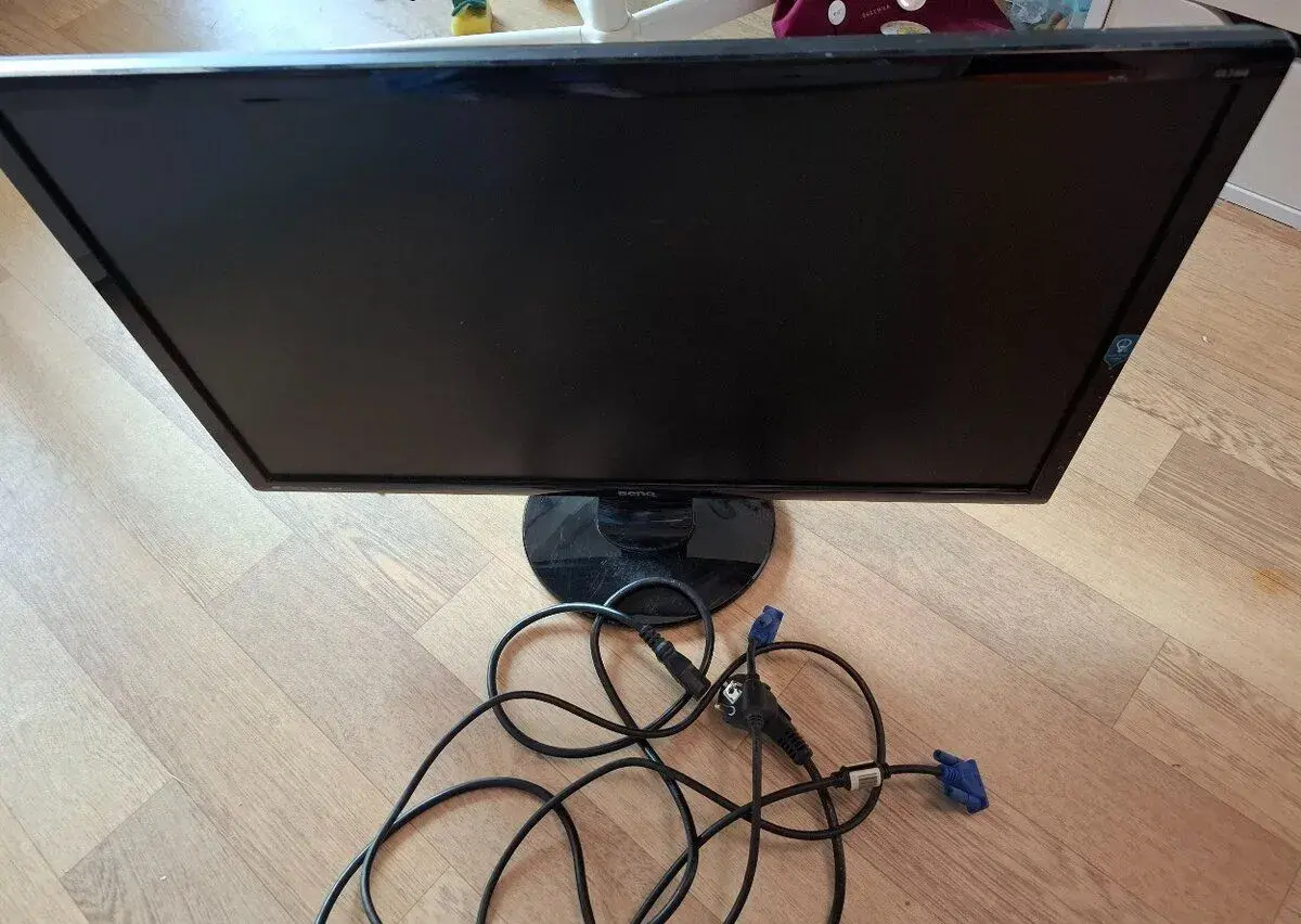 Zachovalý 24" LED monitor