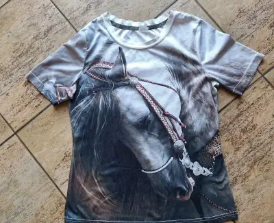 Dívčí tričko s koněm vel. 158/164, vel. S
