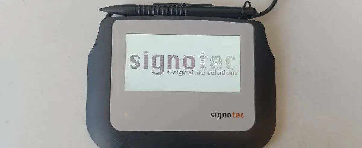 NEPOUŽÍVANÝ PODPISOVÝ TABLET SIGNOTEC - (prodává se za 5 tis
