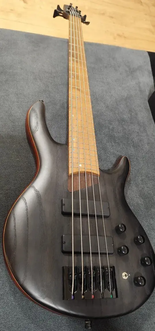 Cort B5 Element (Zánovní)