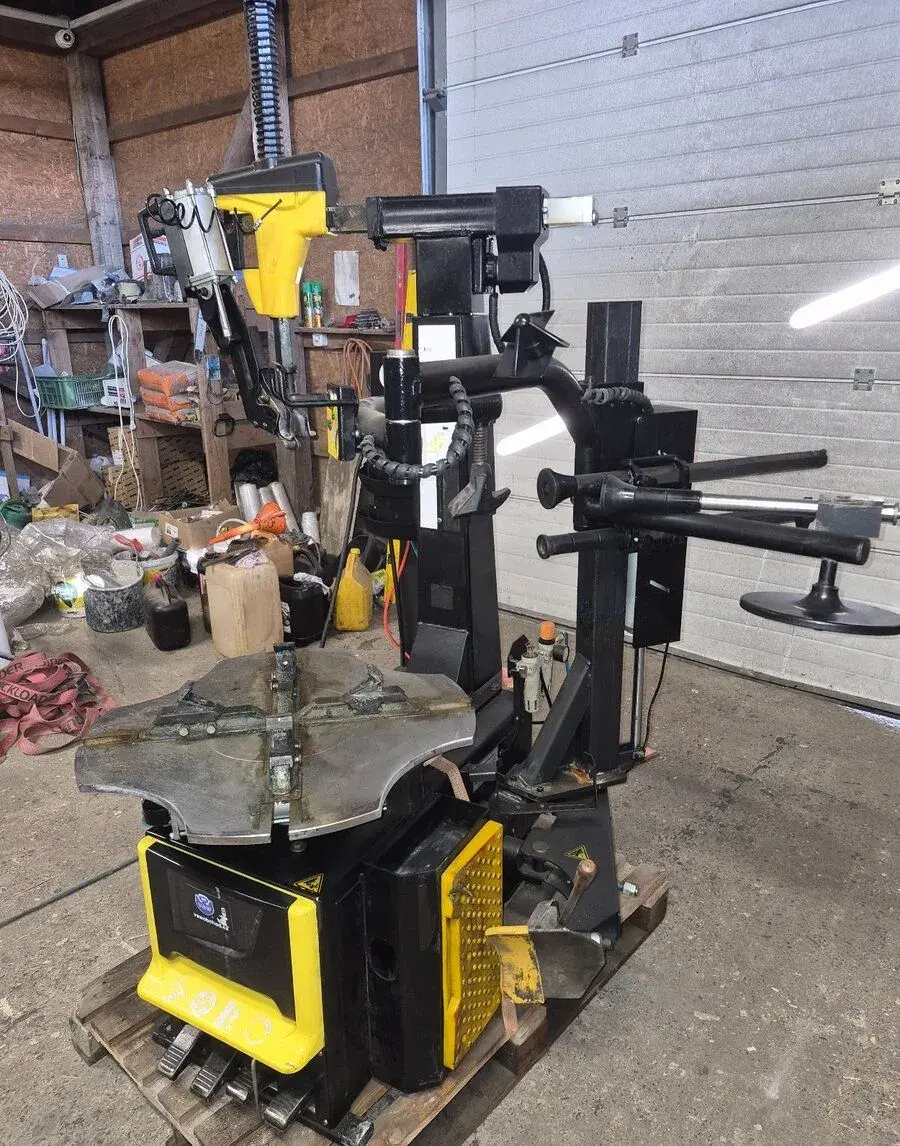 Automatická zouvačka pneumatik Dali G-750M5