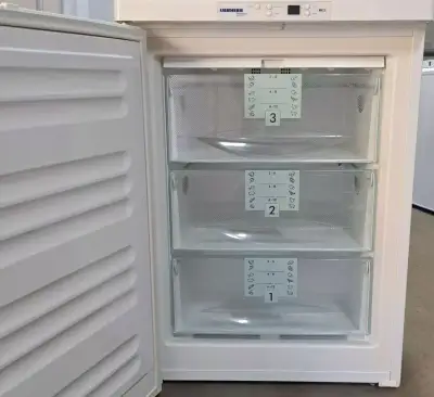 Mrazák 3 šup. Liebherr Premium, NoFrost.