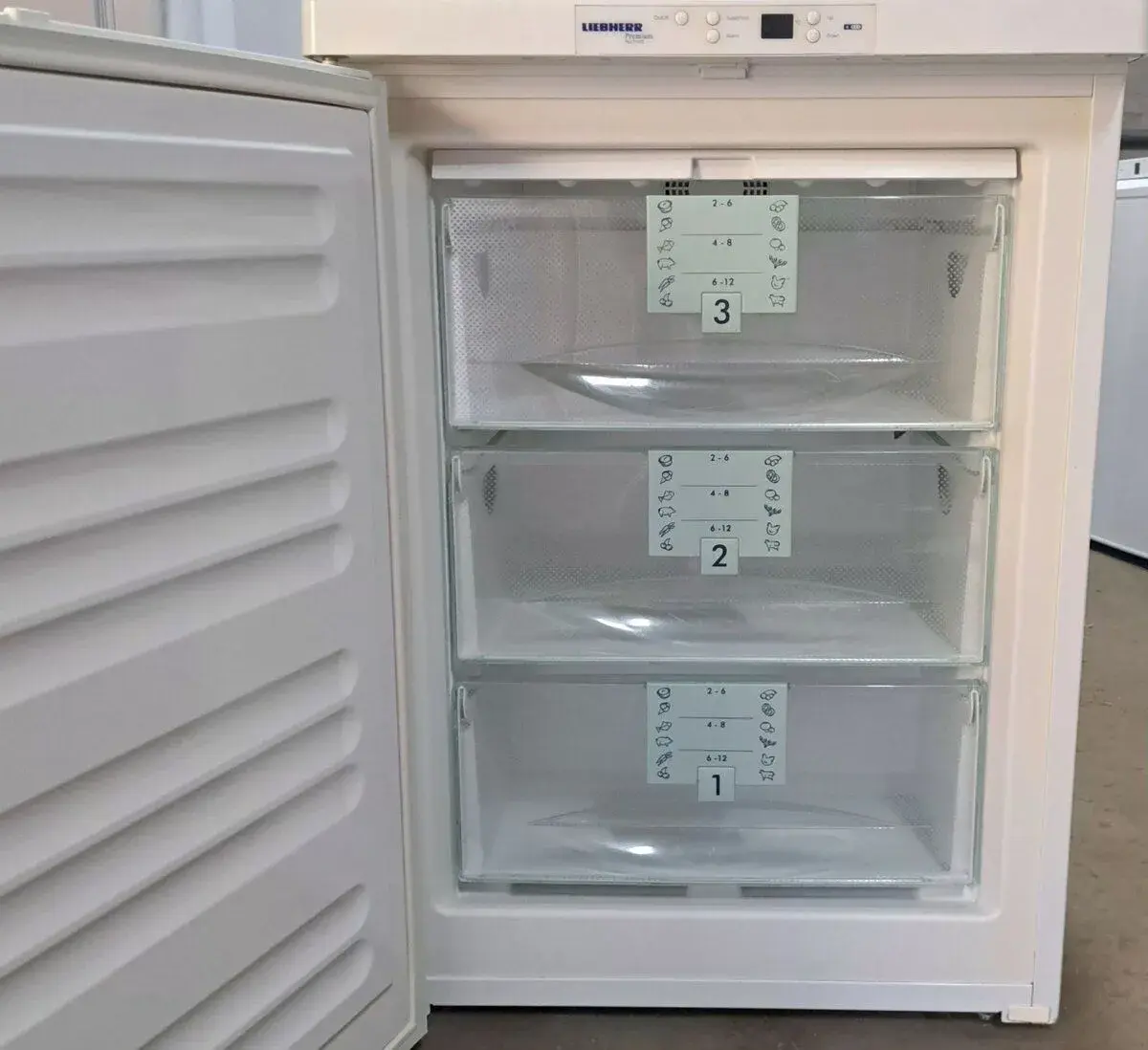 Mrazák 3 šup. Liebherr Premium, NoFrost.