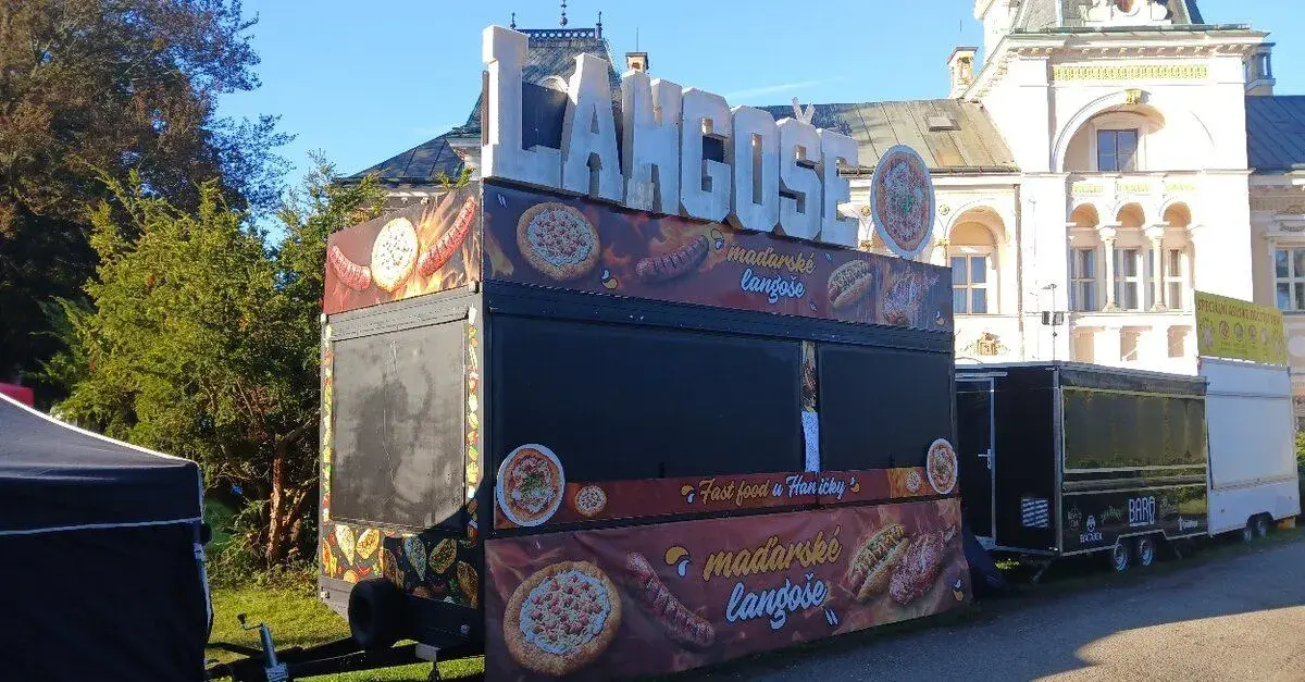 Foodtruck pojízdné občerstvení prodejna stánek food truck
