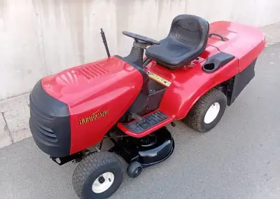 Zahradní traktor Hurricane ( Husqvarna )